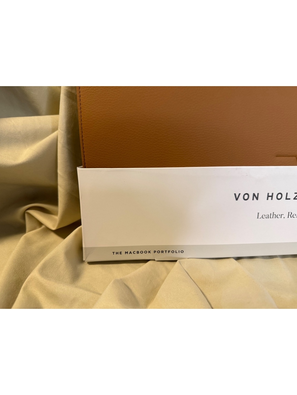 Von Holzhausen The MacBook Portfolio 16” Black Vegan Leather Laptop Sleeve Case - Picture 3 of 4